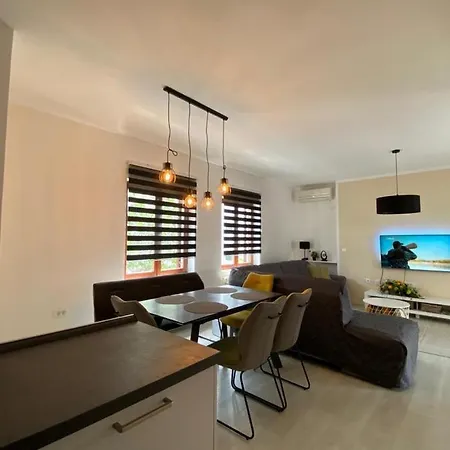Apartamento Sunny Apt Krk 800mt From Sea *
