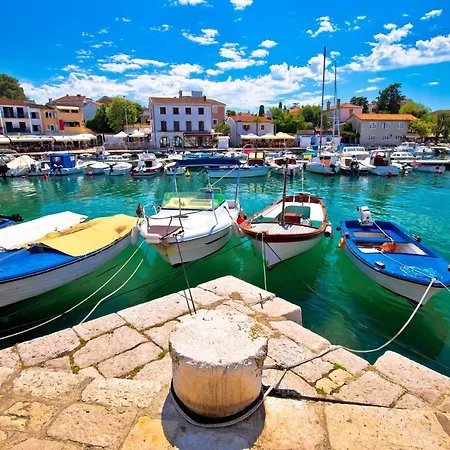 Sunny Apt Krk 800mt From Sea